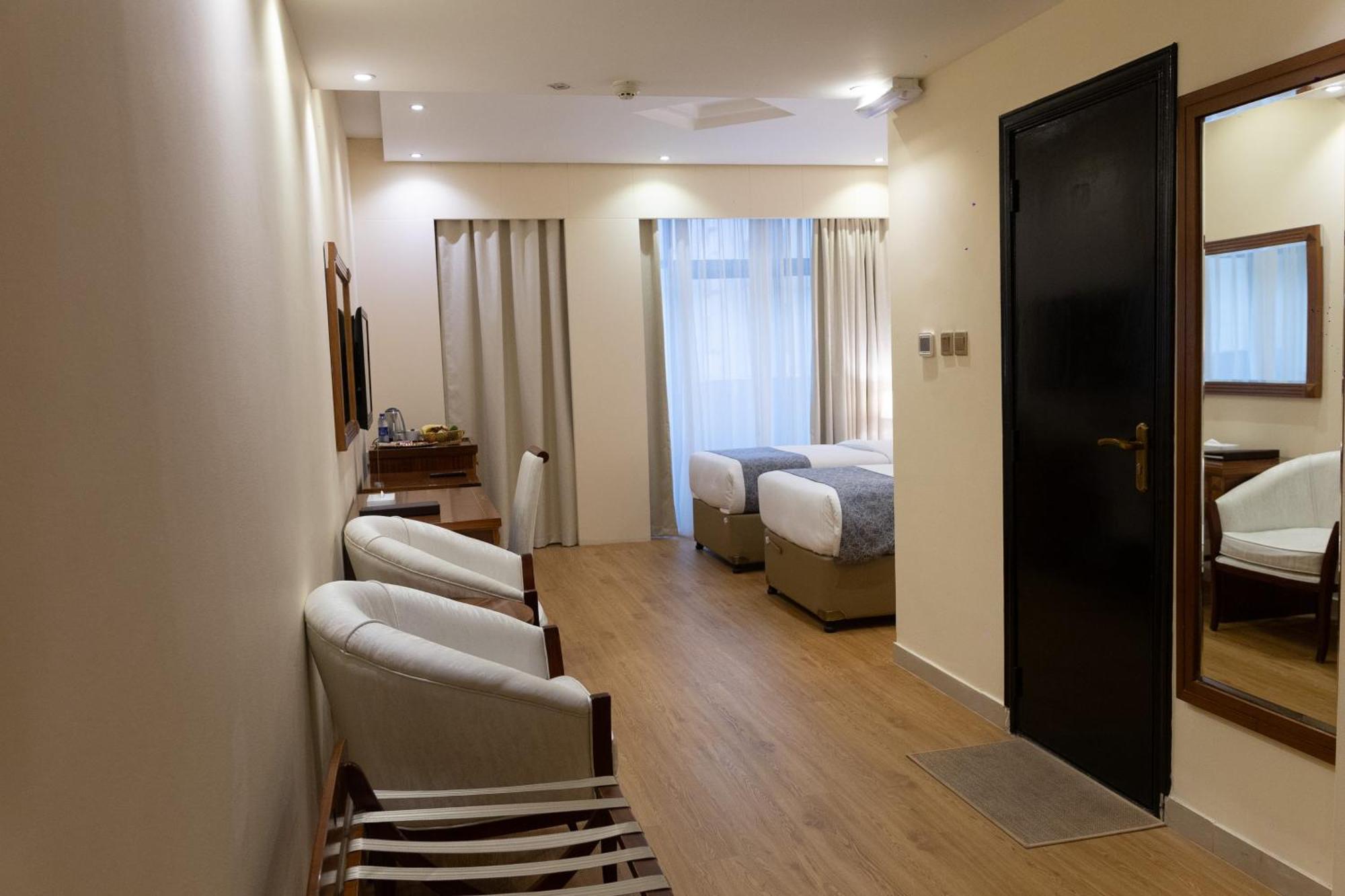 Vendome Plaza Hotel Dubai Exterior photo